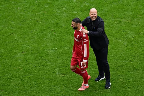 سلوت: صلاح مثل أي لاعب آخر في ليفربول.. وهذا موقفه من مباراة برايتون